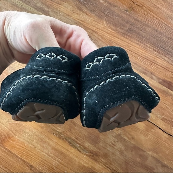 Ugg Ansley Slipper Black Water Resistant Suede - Picture 3 of 9